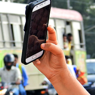 Selfie death crop